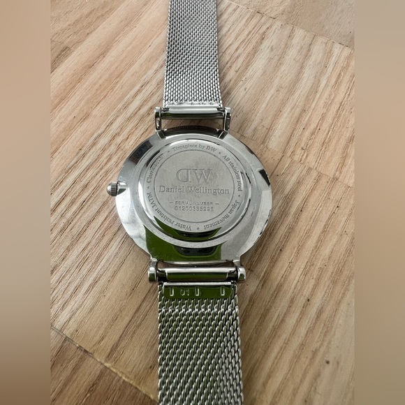 Daniel Wellington classic ladies stainless steel minimal dress watch NEW BATTERY - Picture 7 of 9